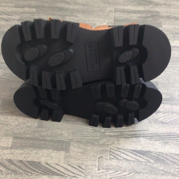 ALOHAS NWOT All Rounder Chelsea Boot - Picture 13 of 15